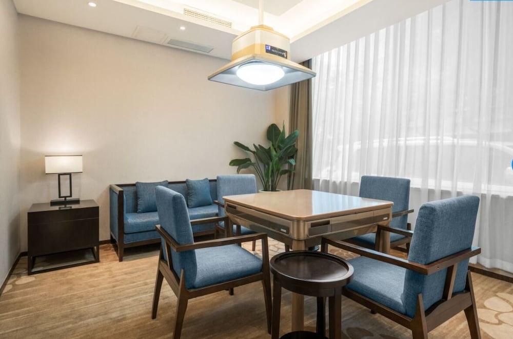 צ'נגדו Minshan Lhasa Grand Hotel מראה חיצוני תמונה