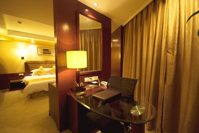 צ'נגדו Minshan Lhasa Grand Hotel חדר תמונה