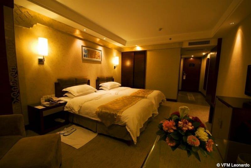 צ'נגדו Minshan Lhasa Grand Hotel חדר תמונה