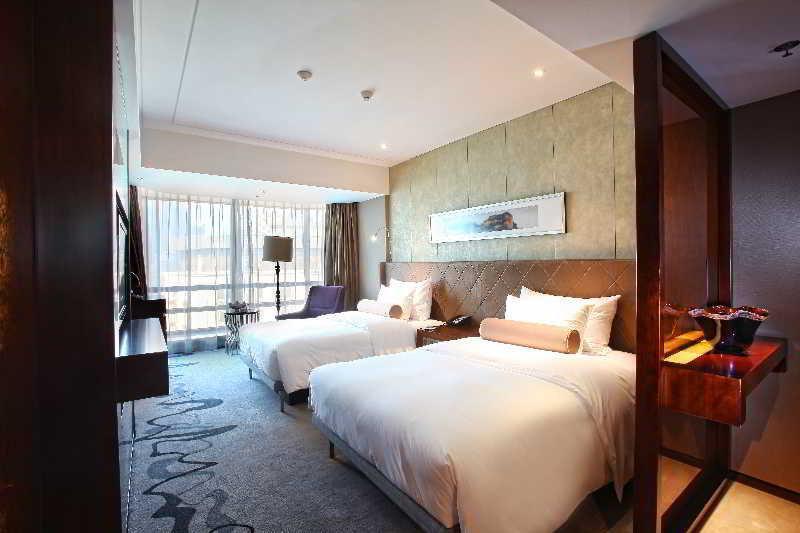 צ'נגדו Minshan Lhasa Grand Hotel מראה חיצוני תמונה